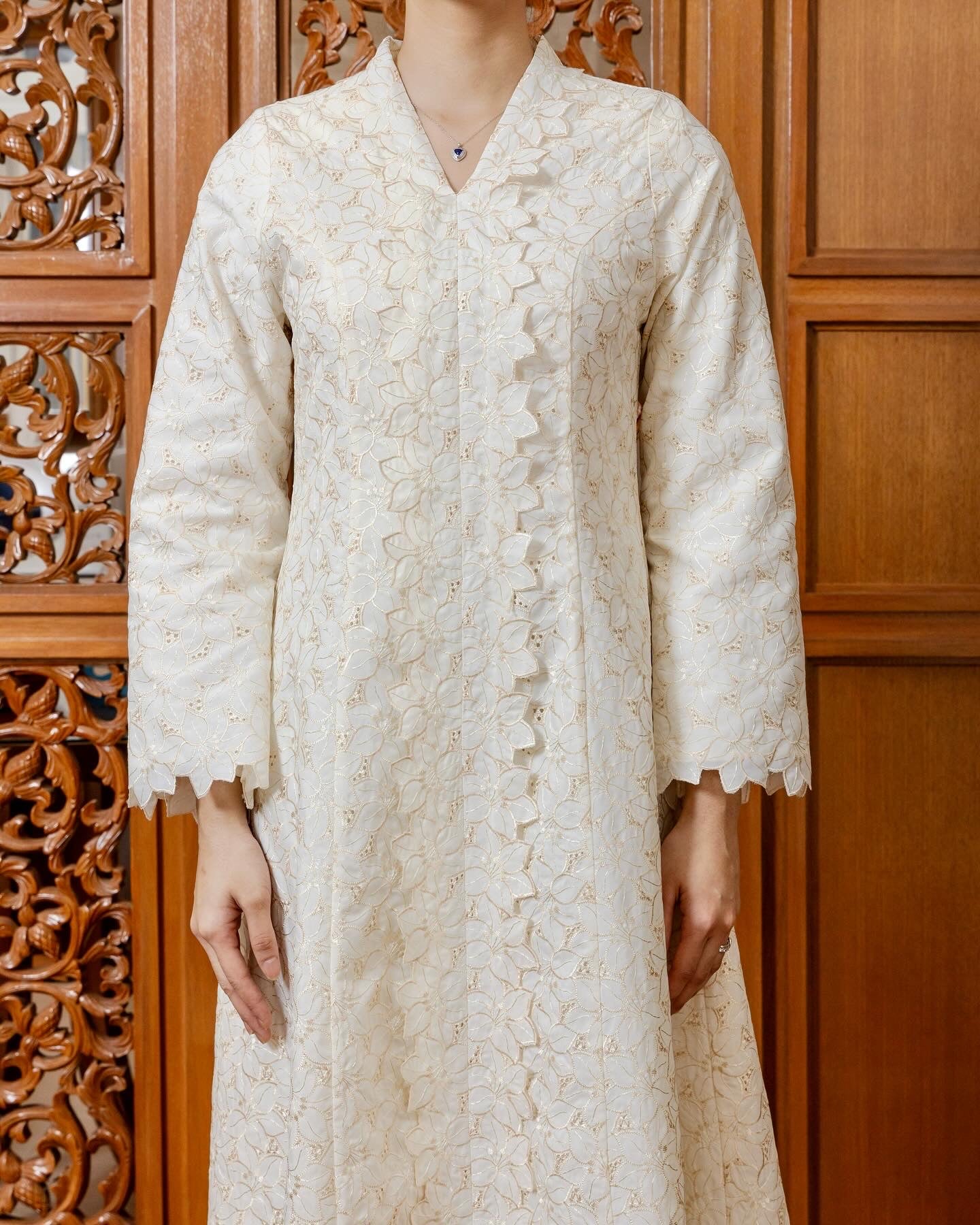 {LIMITED EDITION} Arabella Jubah Kebarung Classic - White Gold