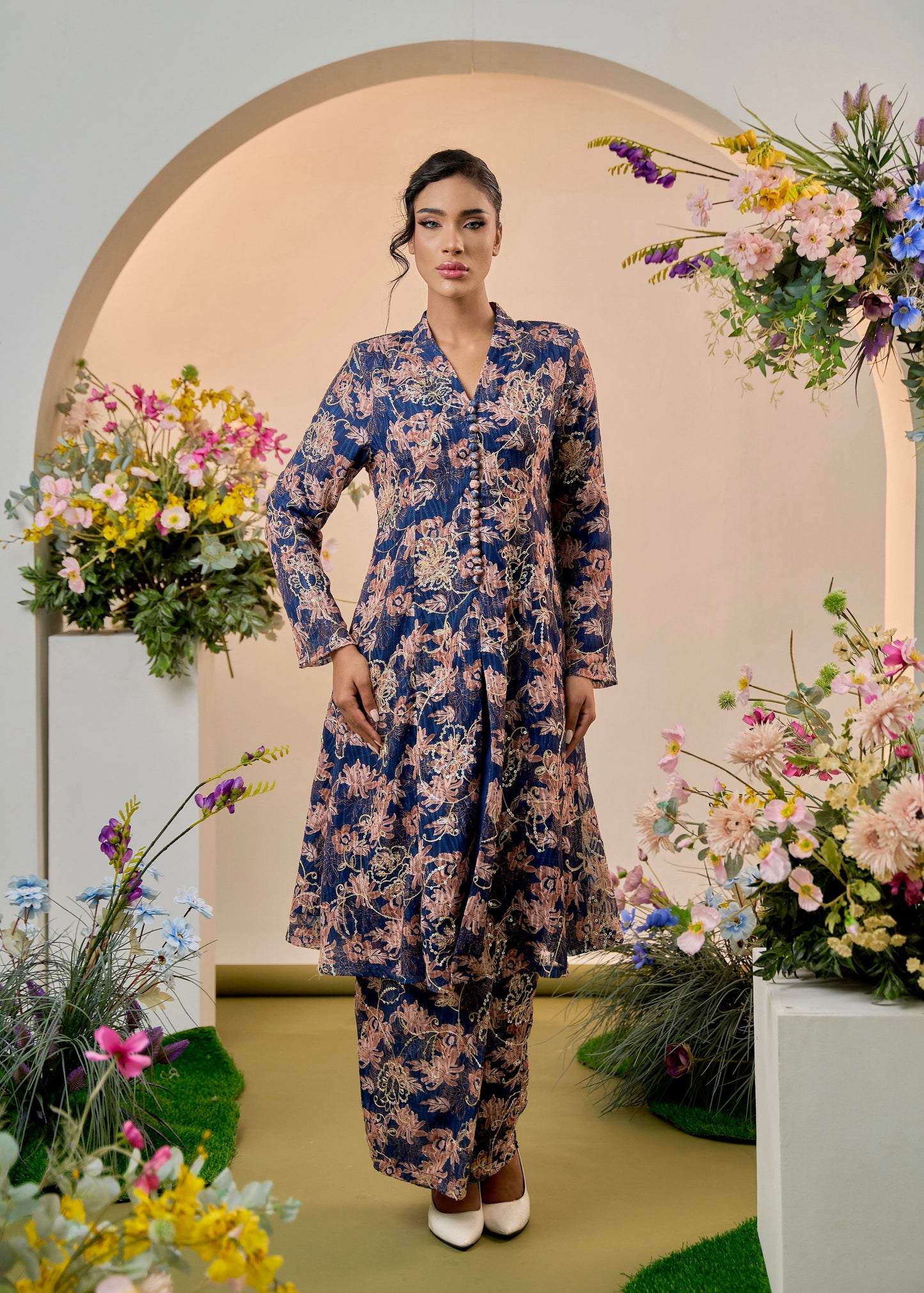 Suzette Kebarung Classic - Navy Blue