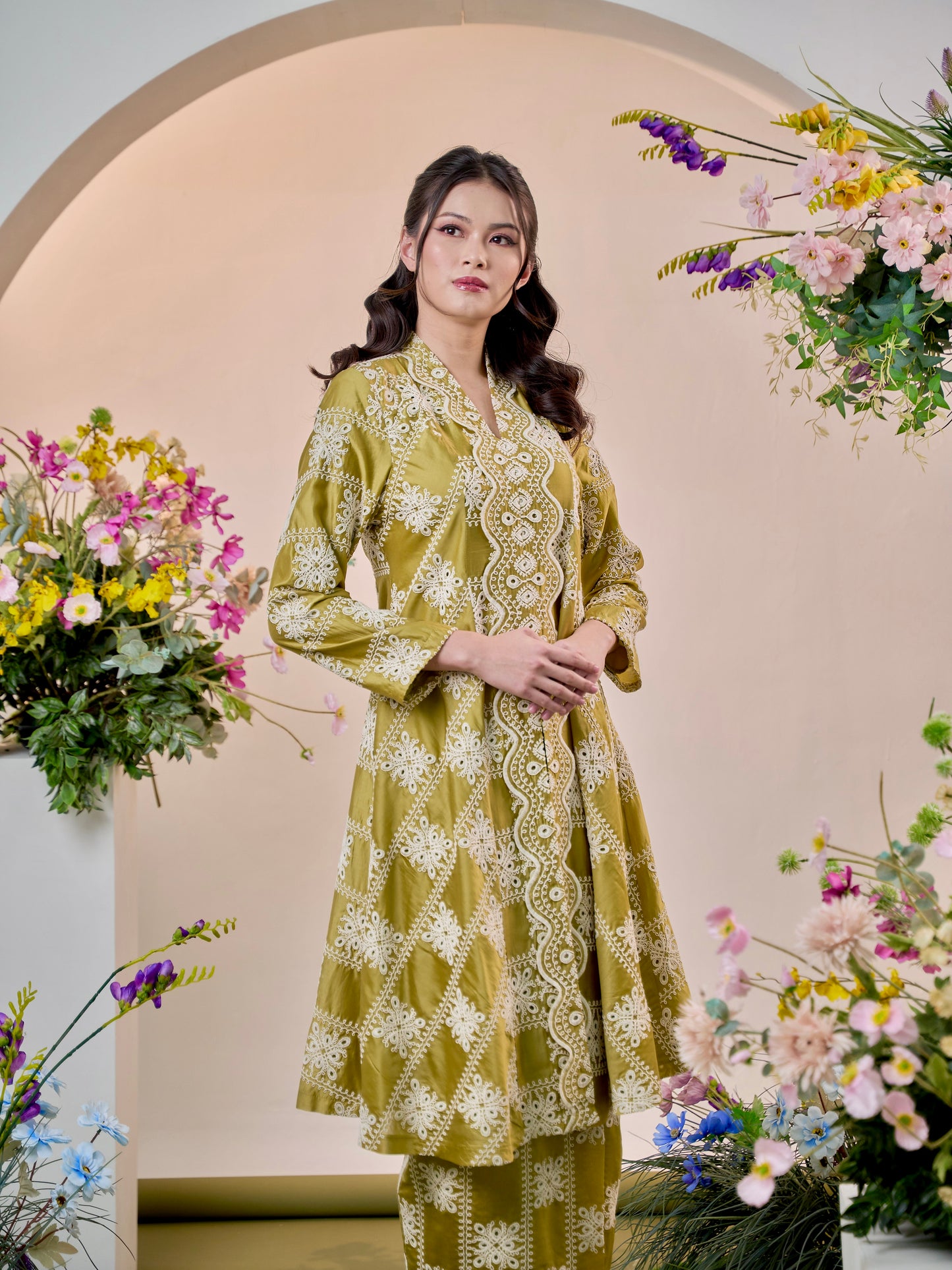 Naina Kebarung Classic - Olive Gold