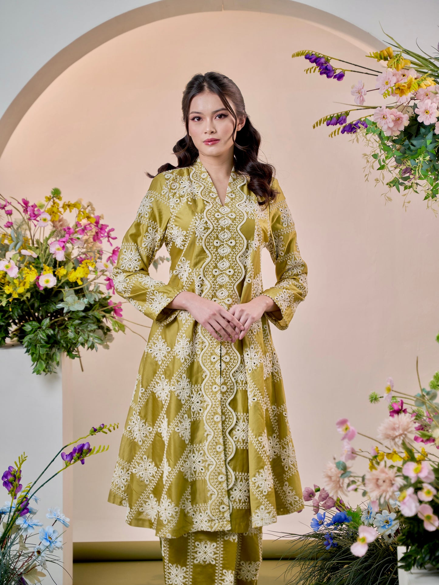 Naina Kebarung Classic - Olive Gold
