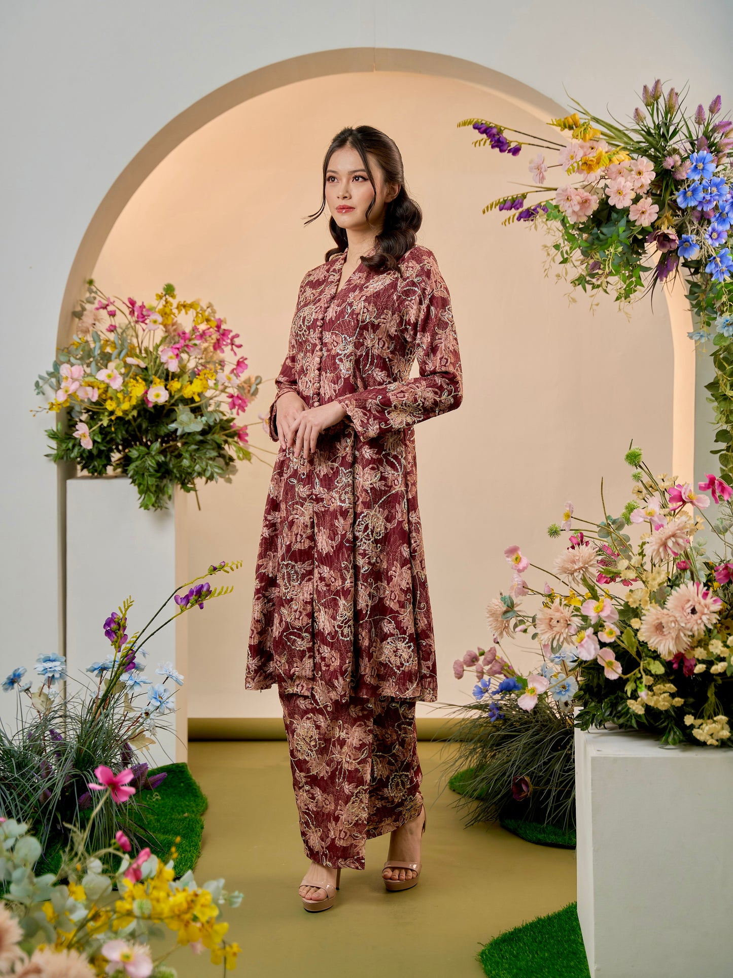 Suzette Kebarung Classic - Maroon