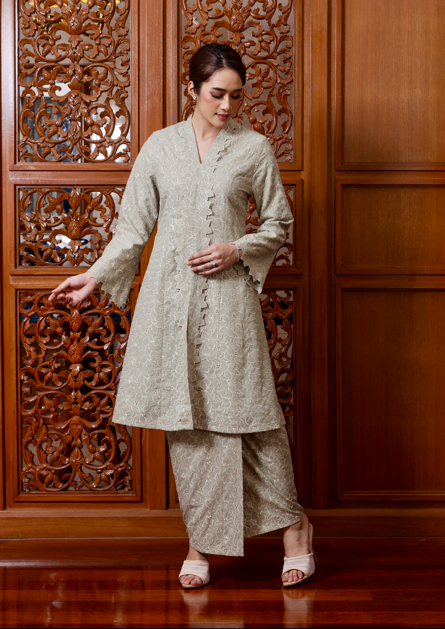 {LIMITED EDITION} Anastasia Kebarung Classic - Sage Green