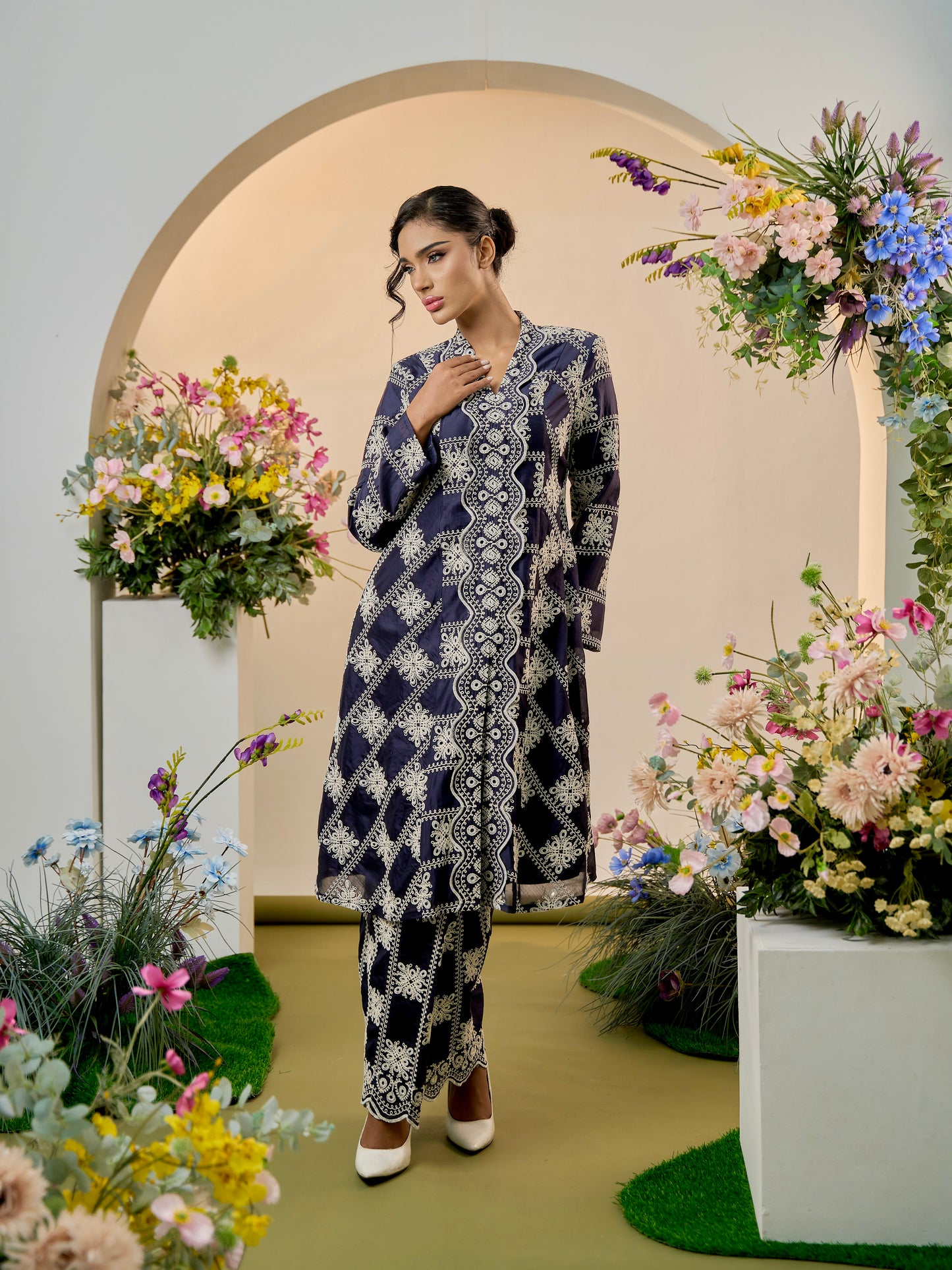 Naina Kebarung Classic - Navy Blue