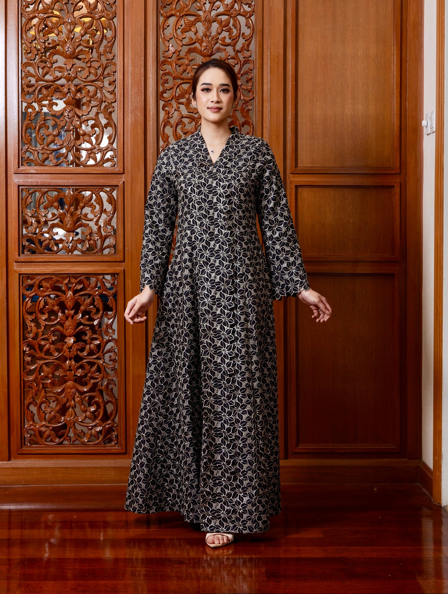 {LIMITED EDITION} Arabella Jubah Kebarung Classic - Gold Black