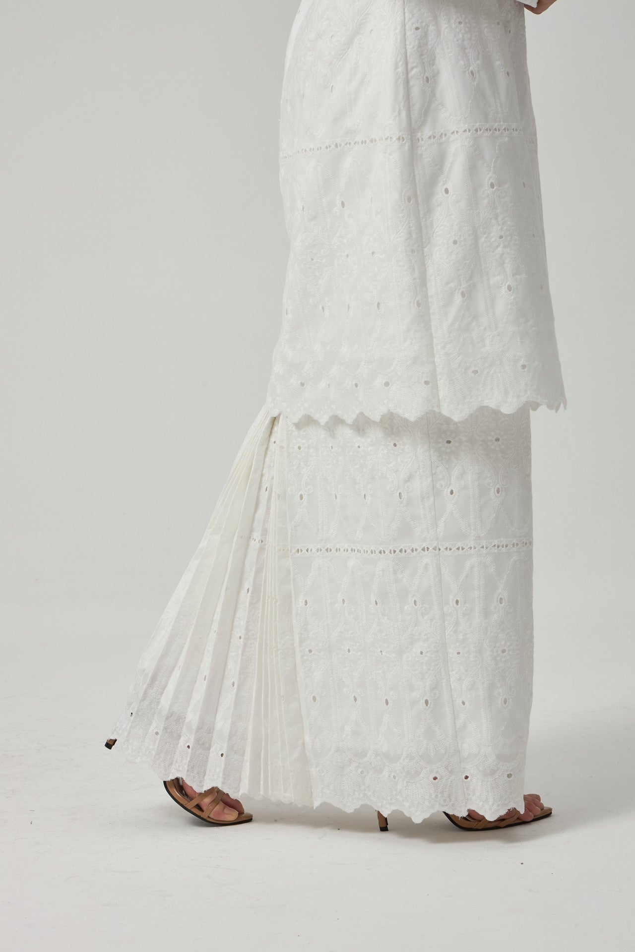 Levin Kurung Modern - White