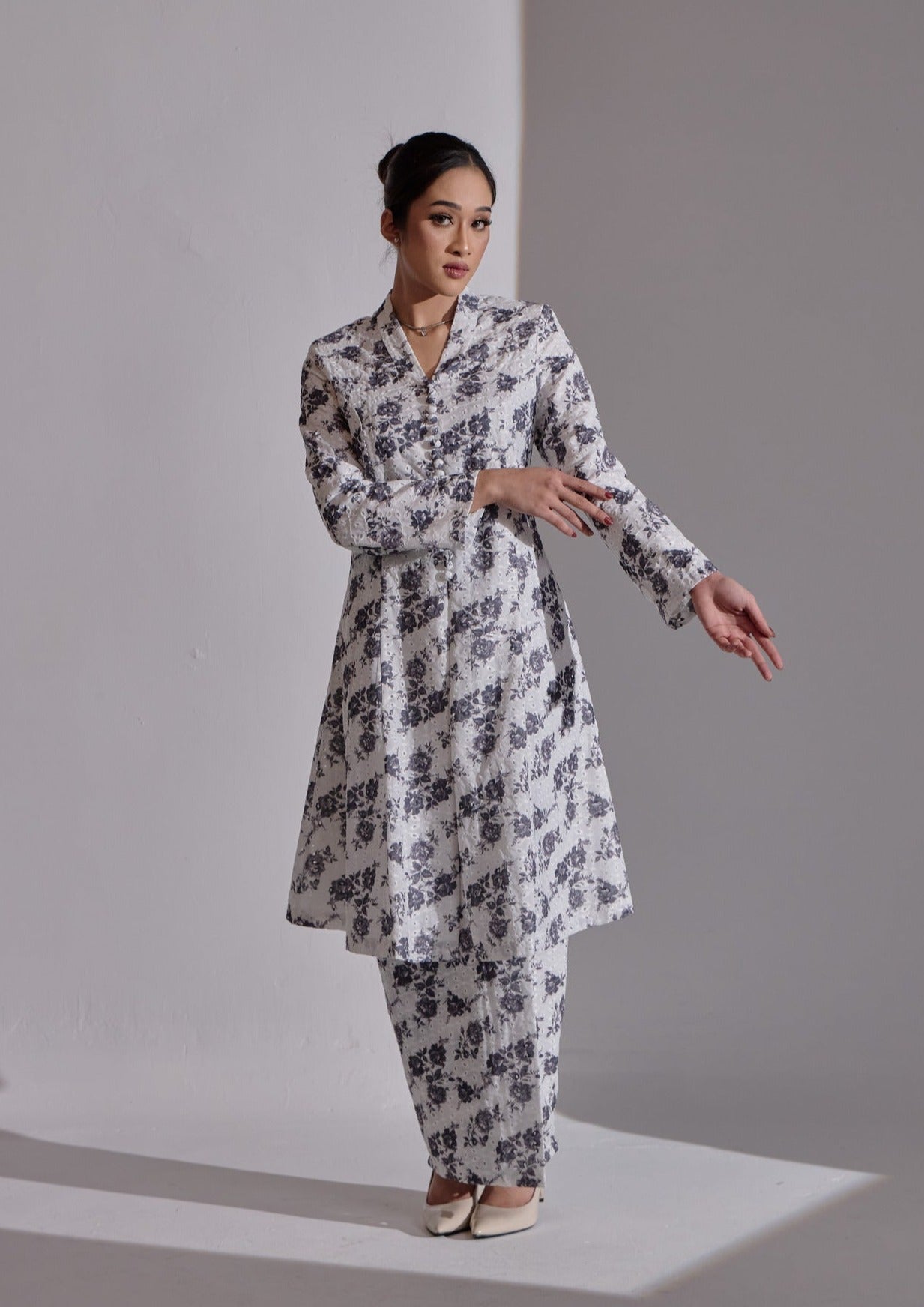 Inai Kebarung Classic - Grey