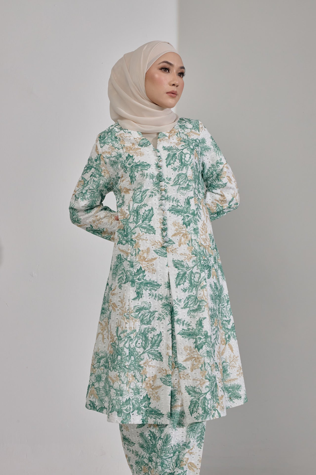 Isra Kebarung Batik Classic Kebarung - Green