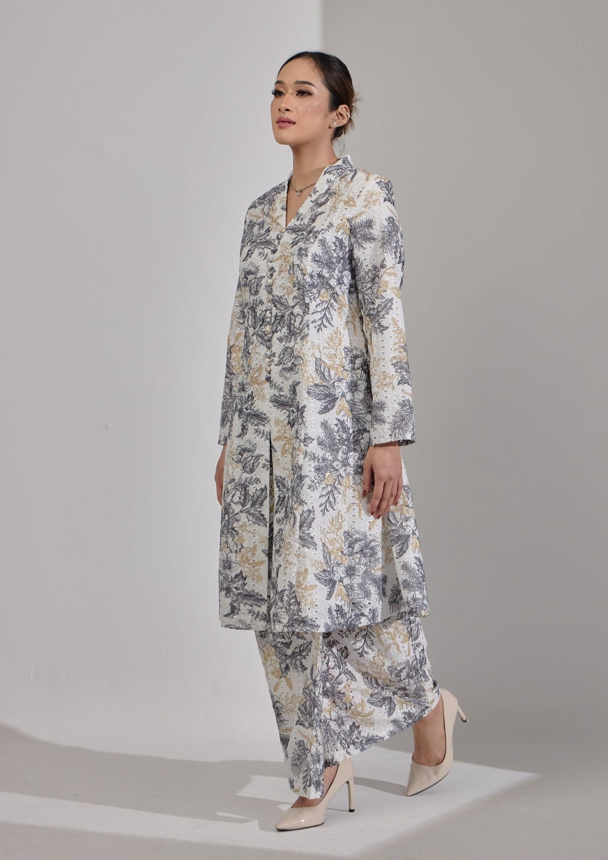 Isra Kebarung Batik Classic Kebarung - Black