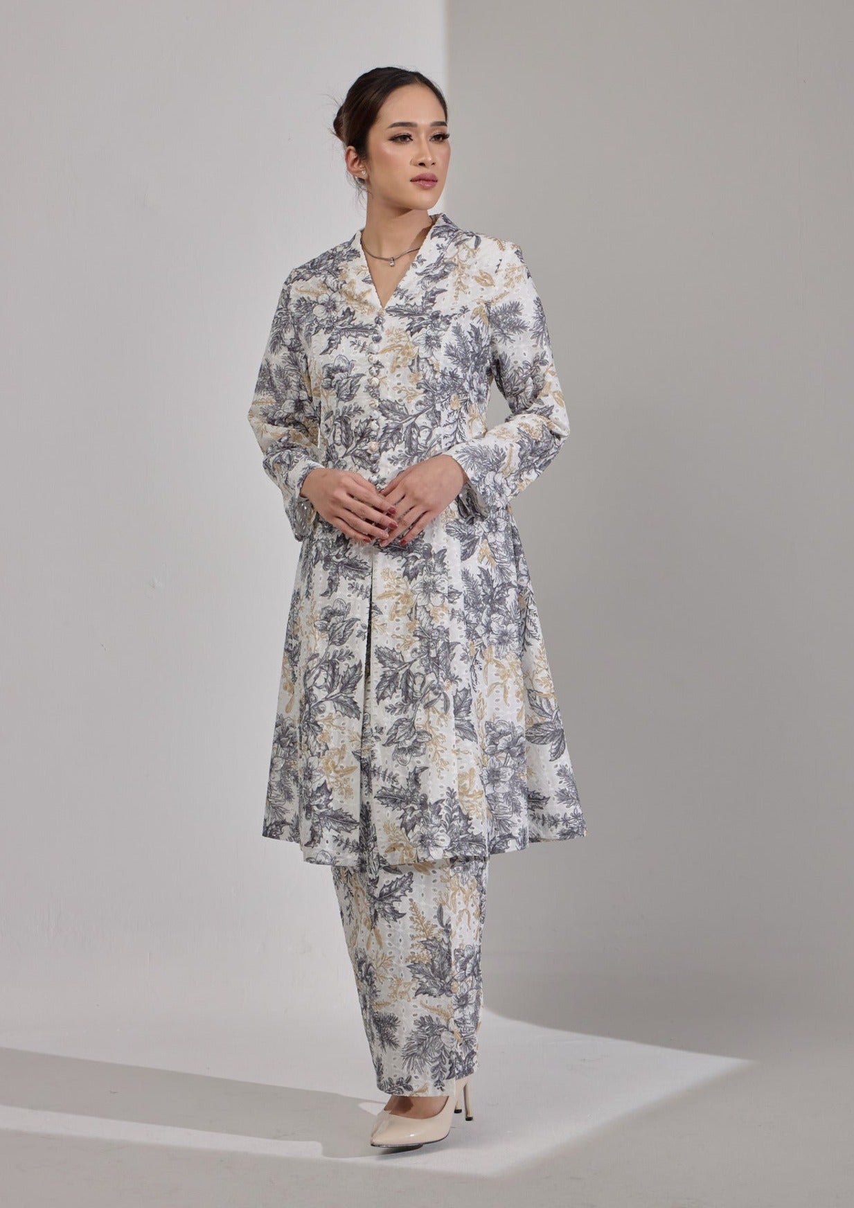 Isra Kebarung Batik Classic Kebarung - Black