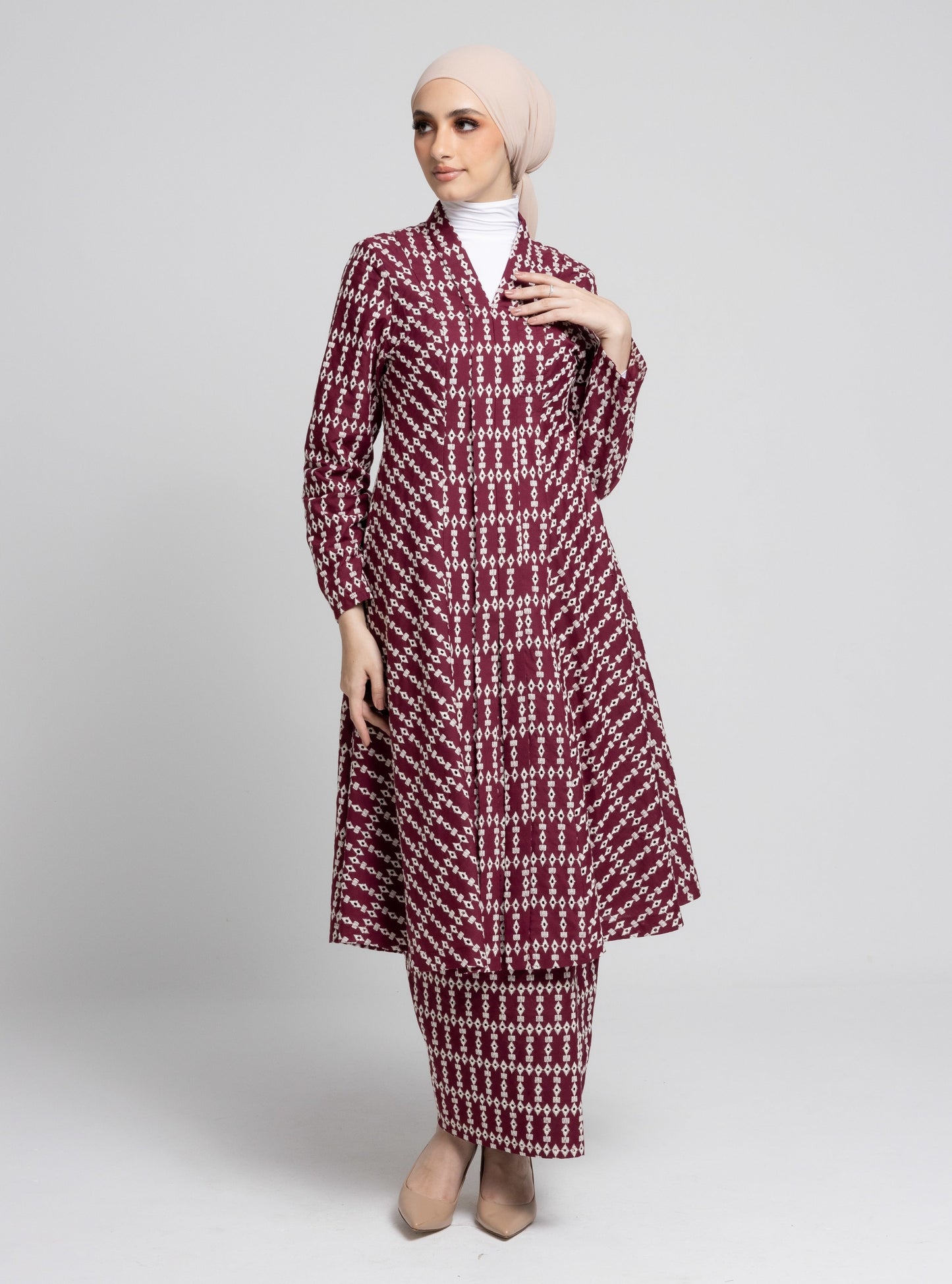 Vanessa Kebarung Sulam Classic - Maroon