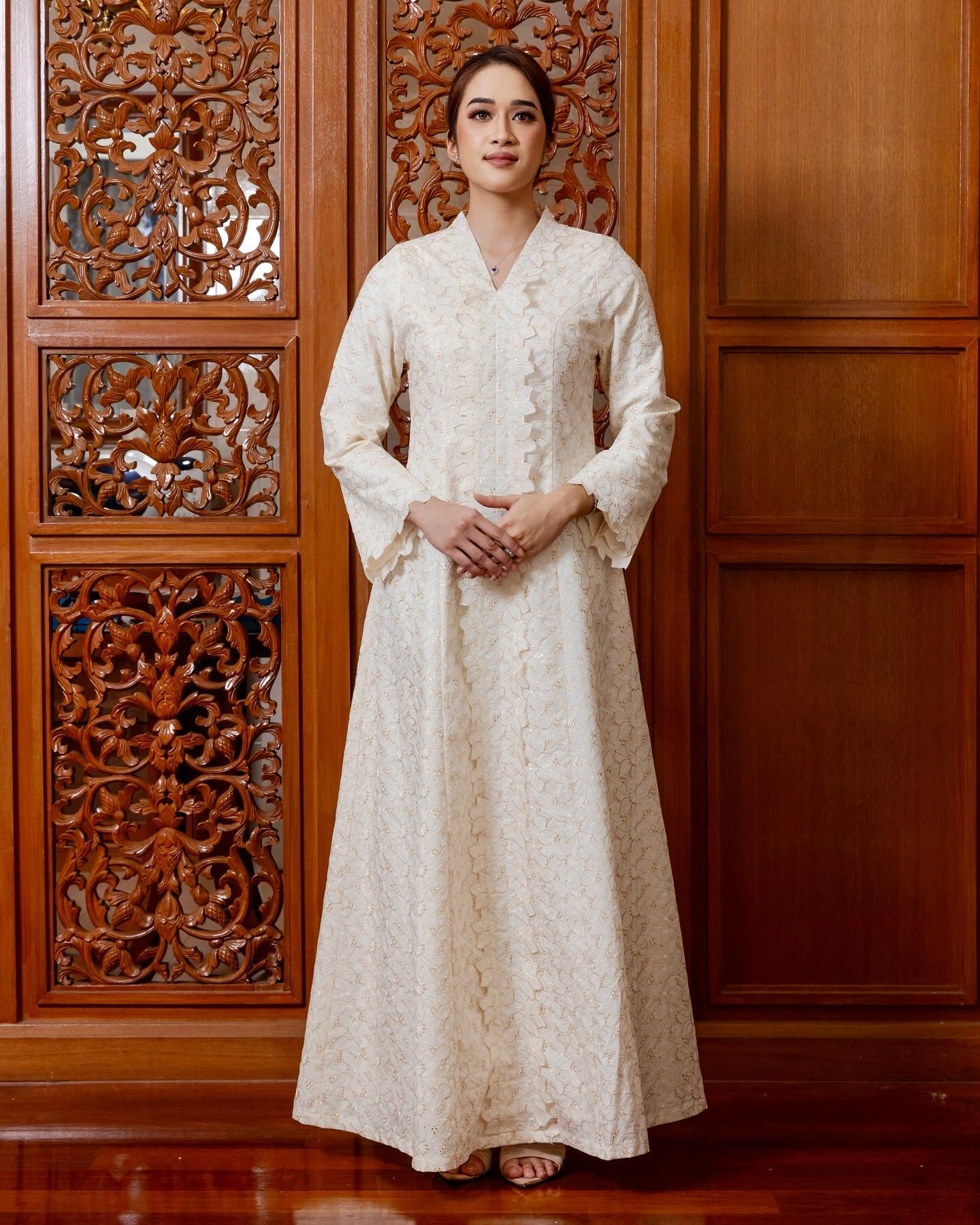{LIMITED EDITION} Arabella Jubah Kebarung Classic - White Gold