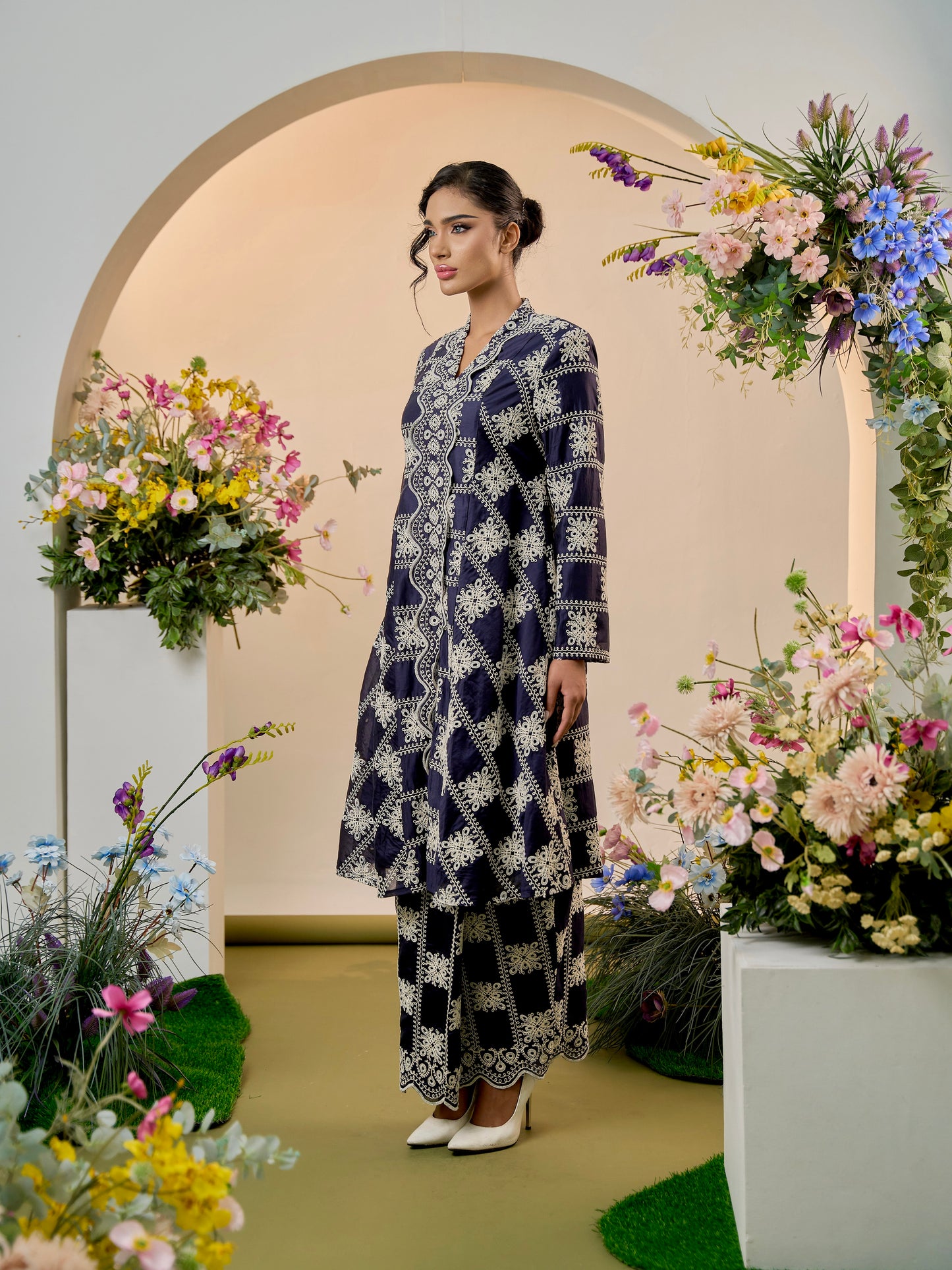 Naina Kebarung Classic - Navy Blue