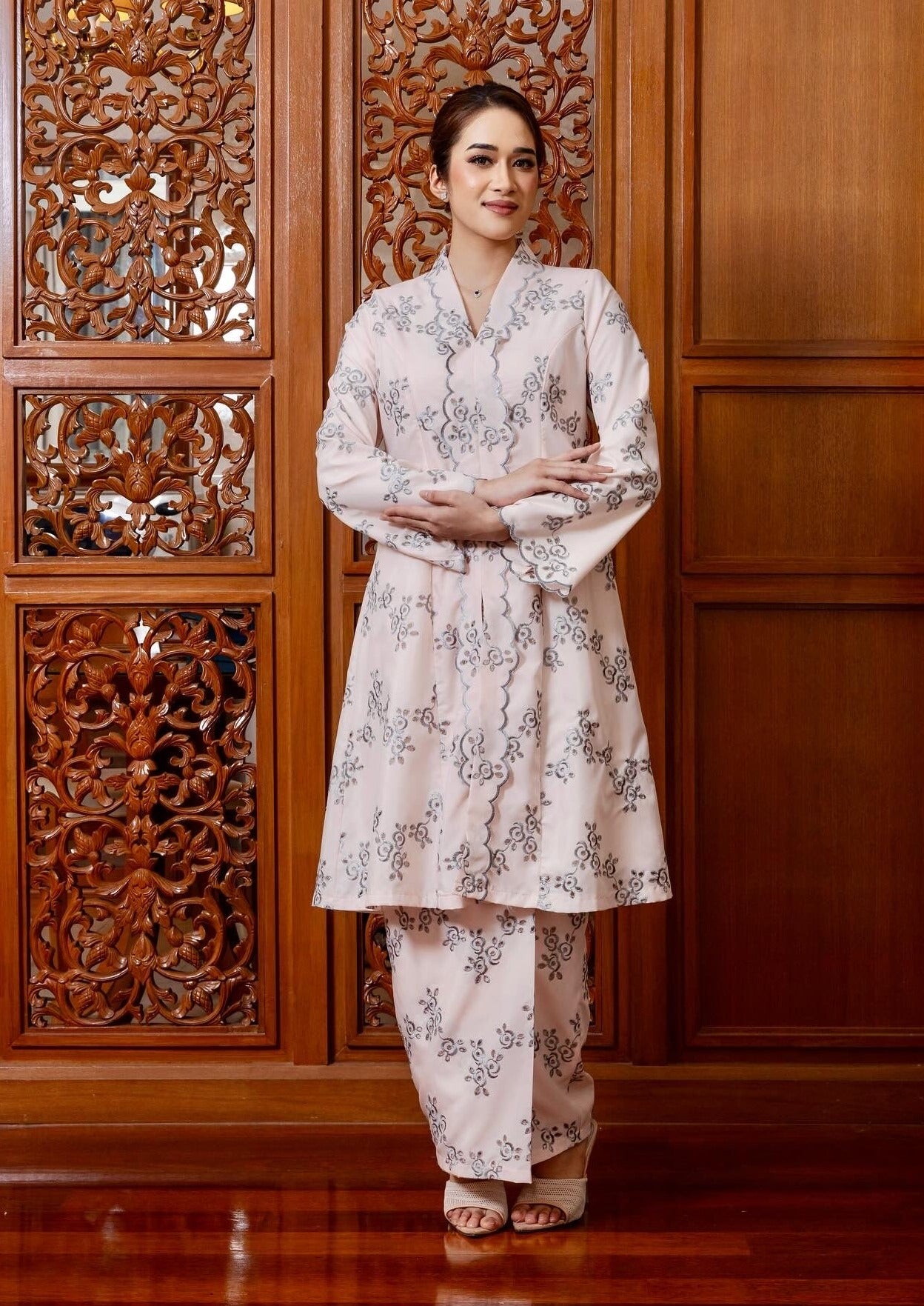 {LIMITED EDITION} Zayna Kebarung Classic - Light Pink