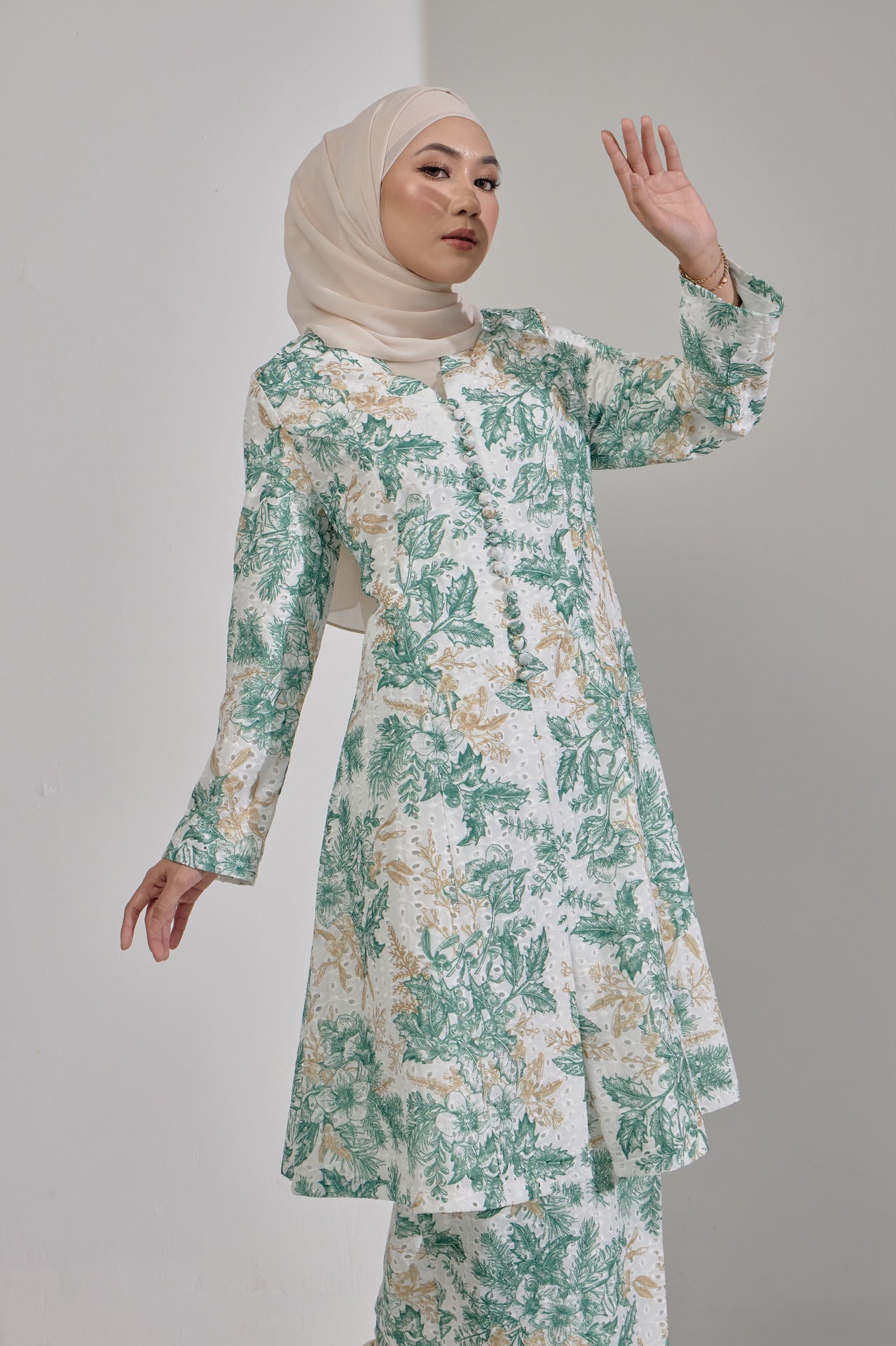 Isra Kebarung Batik Classic Kebarung - Green