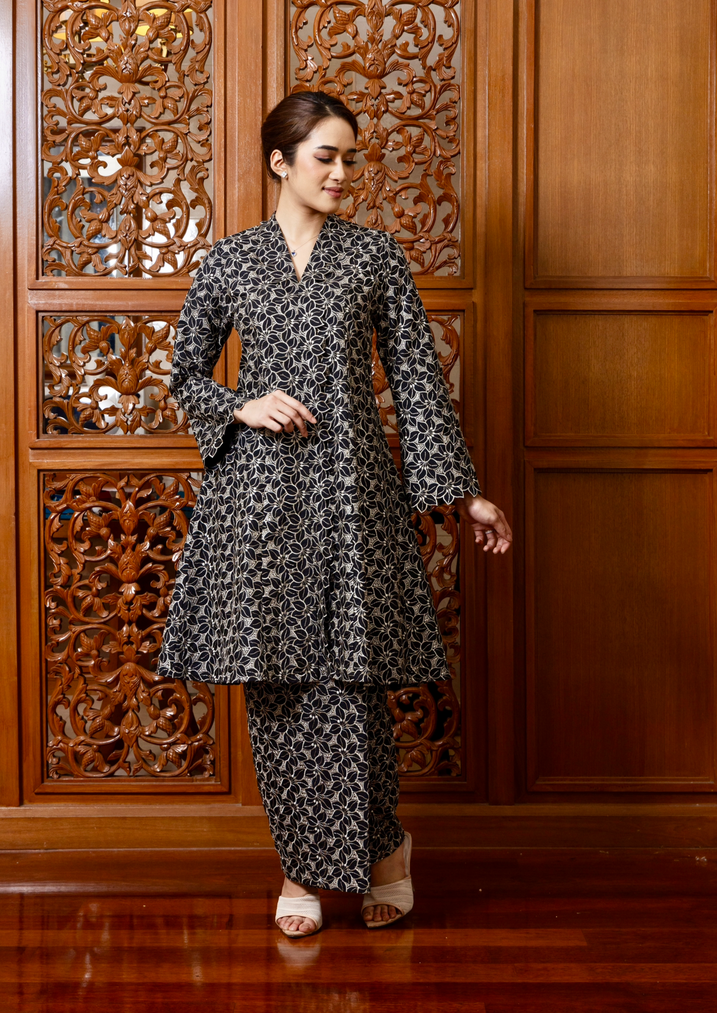 {LIMITED EDITION} Anastasia Kebarung Classic - Black Gold