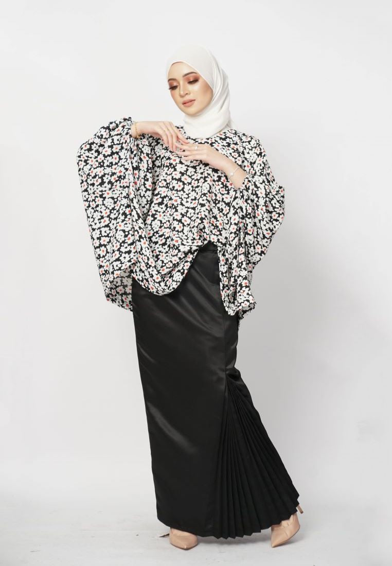 Daisy Billowy Bell Sleeves Kurung - Black