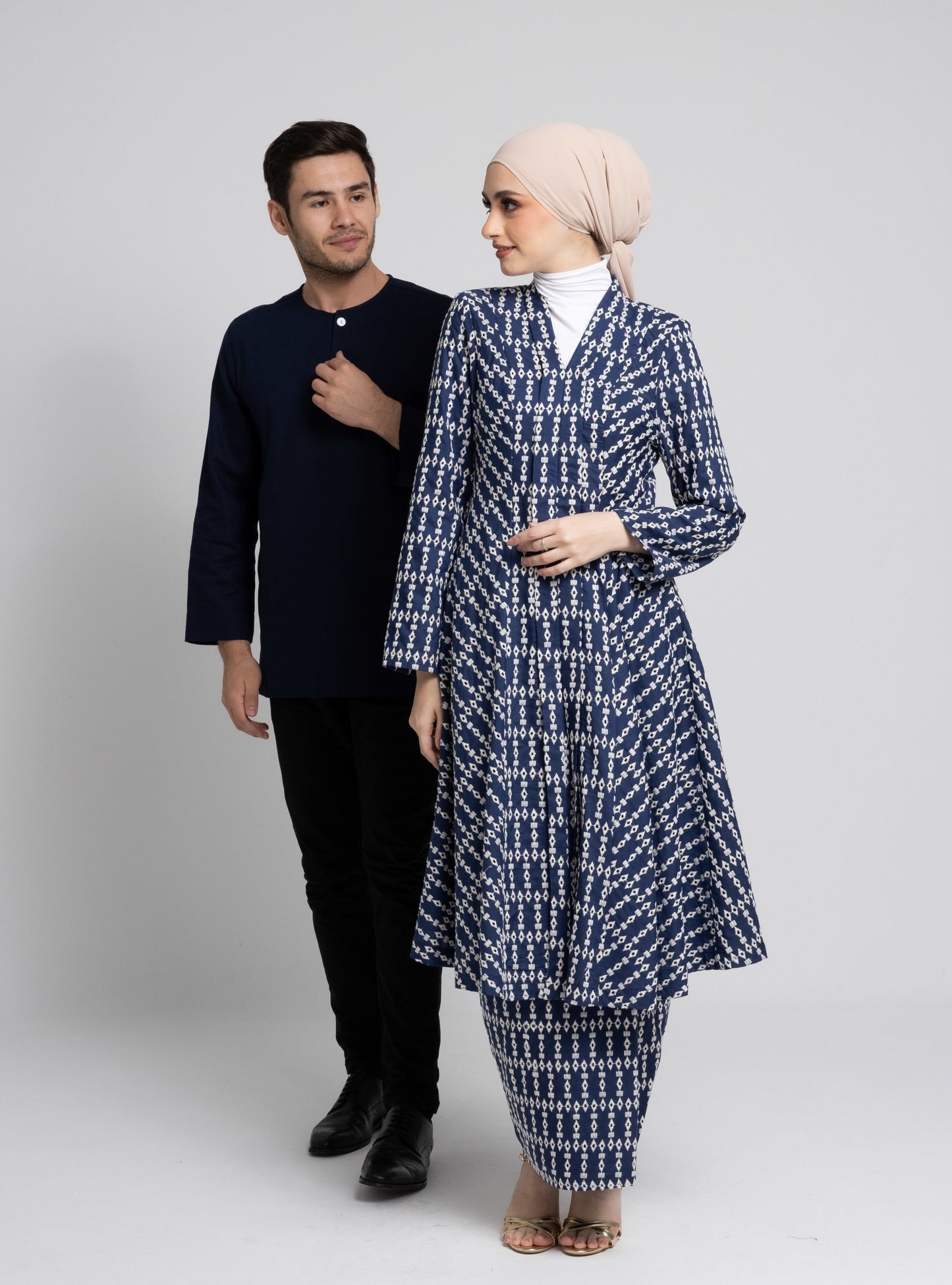 Vanessa Kebarung Sulam Classic - Navy Blue